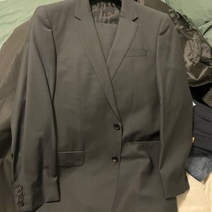 Never worn… dosent fit